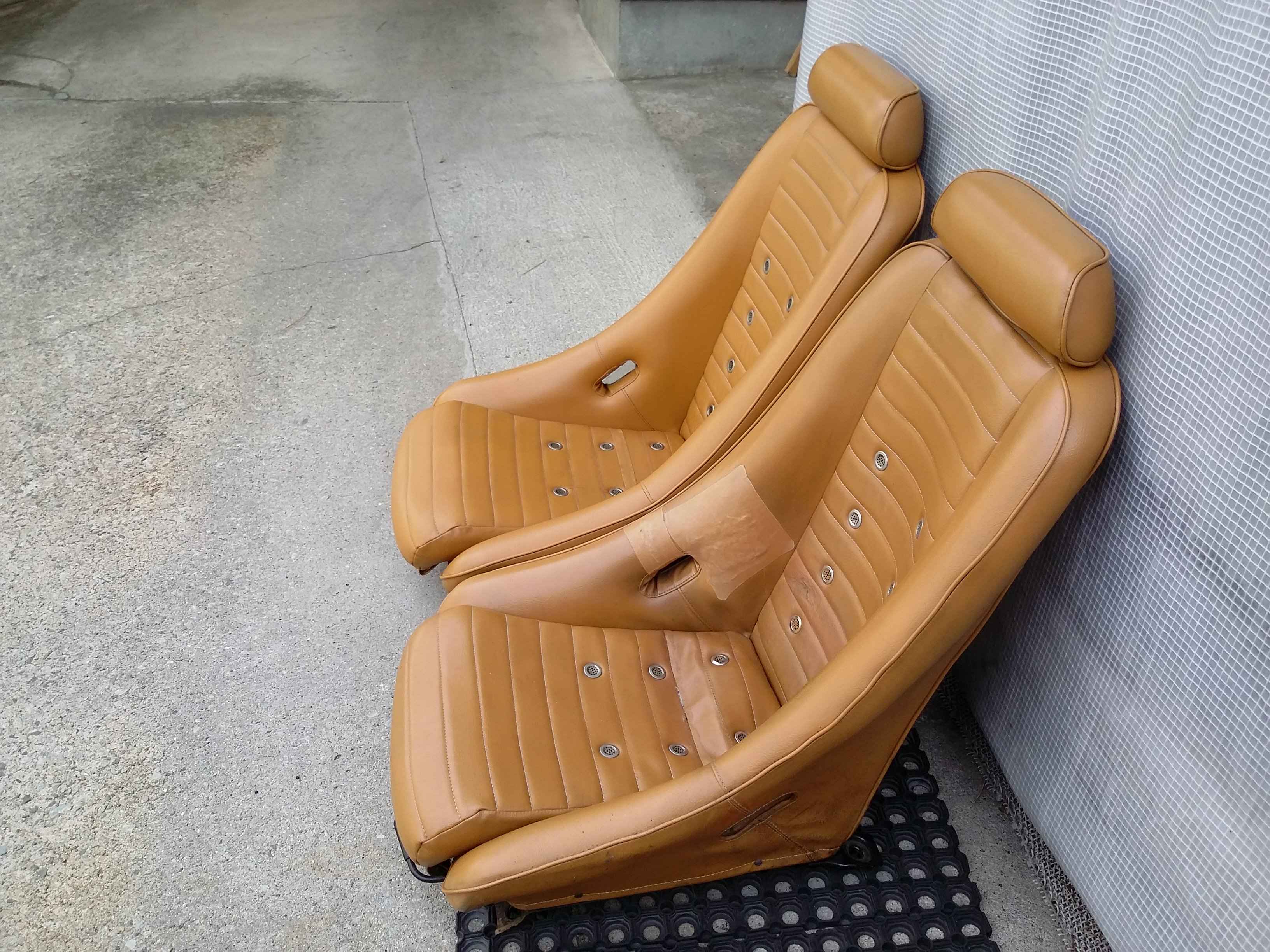 ロードスターシートリペア前