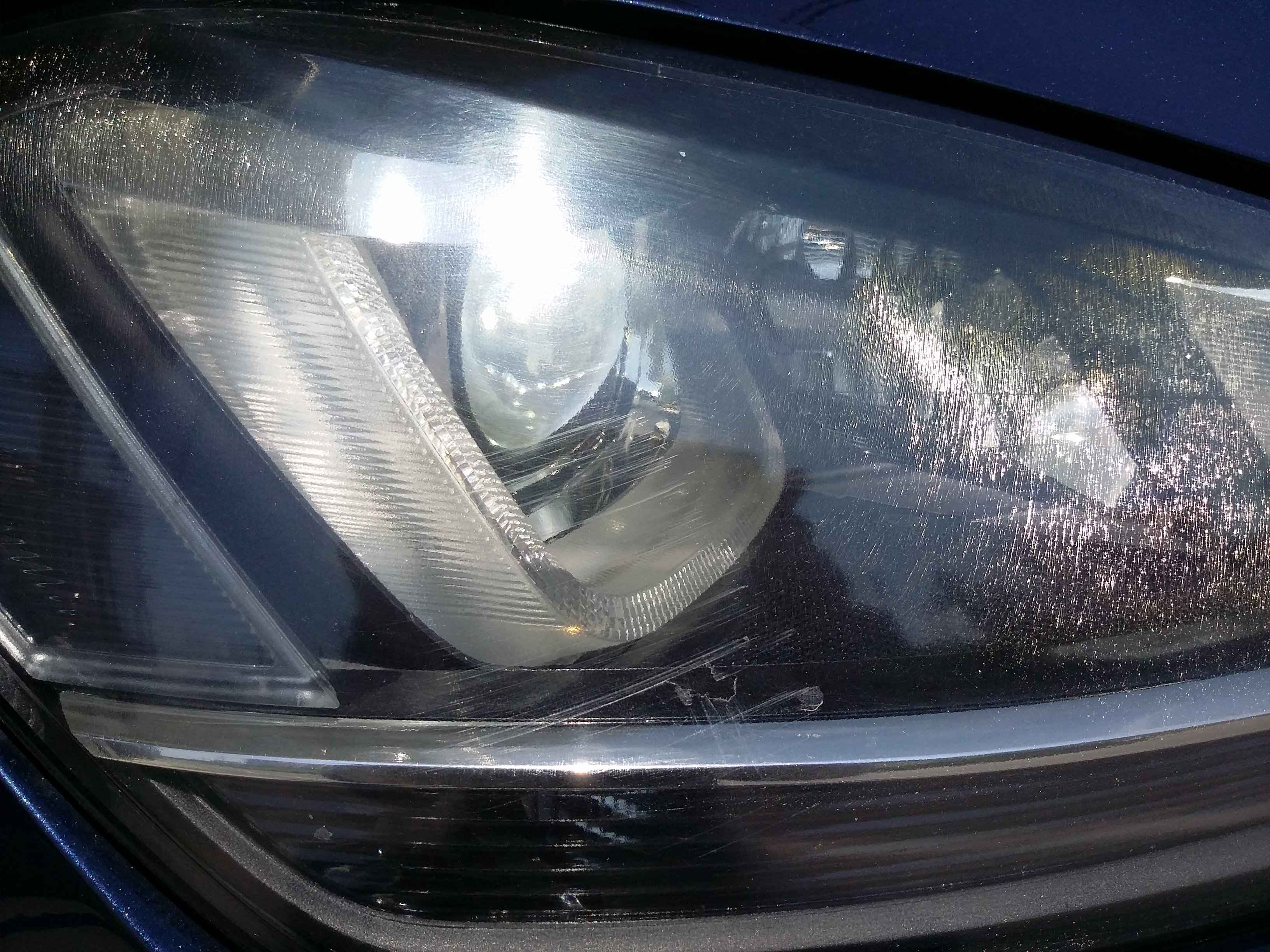 ゴルフ へッドライトリペア前