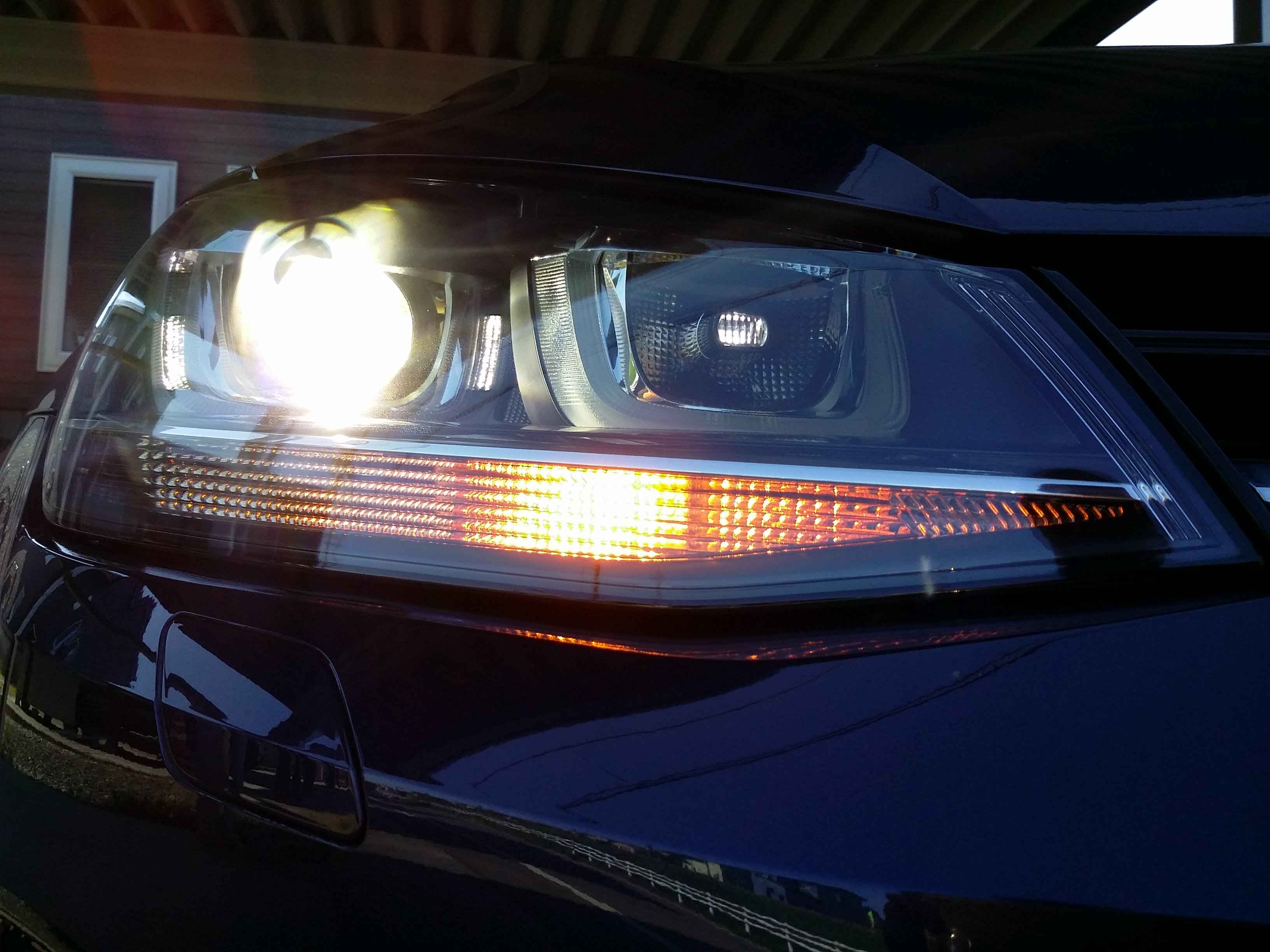 ゴルフ へッドライトリペア後