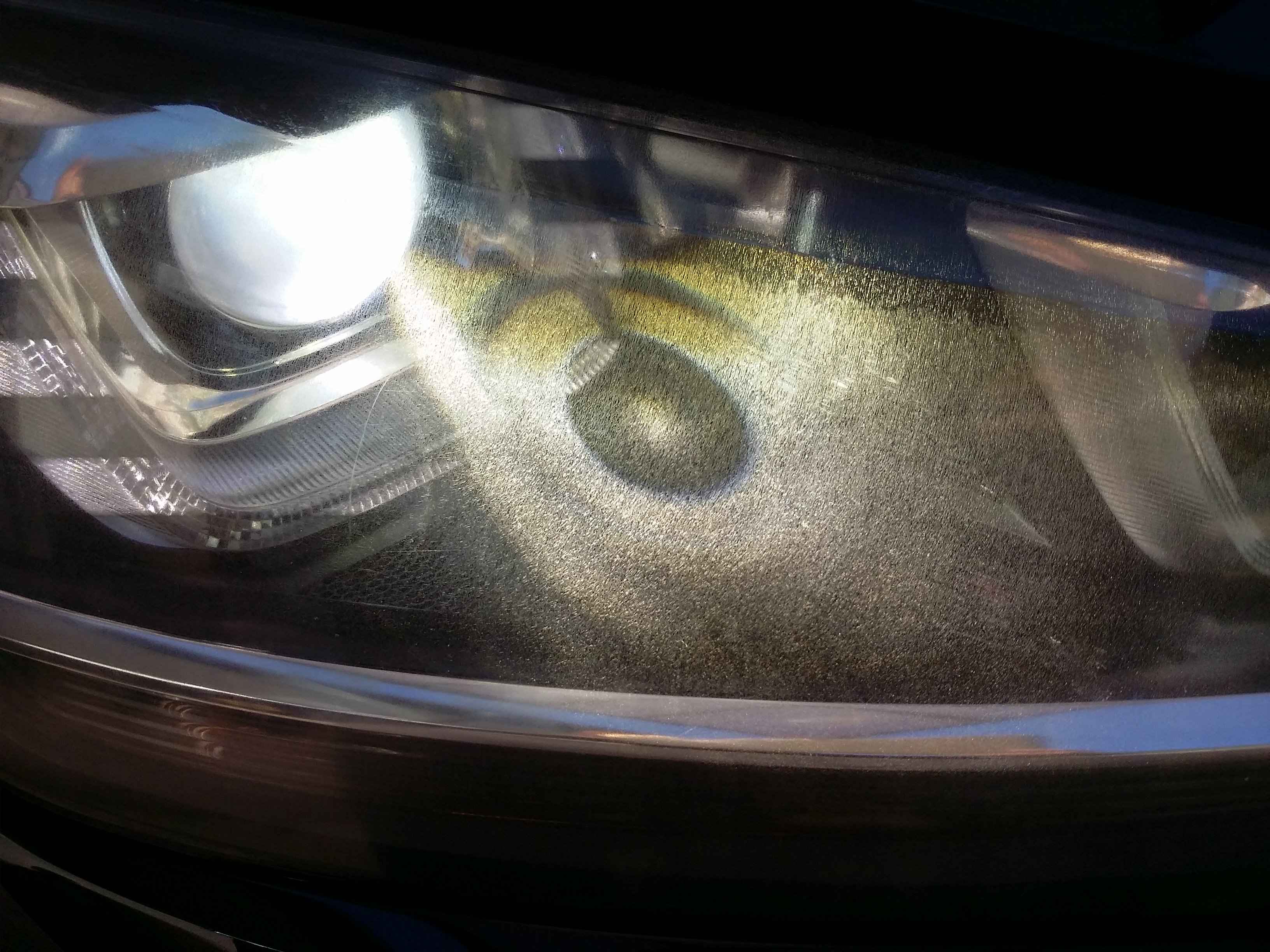 ゴルフ へッドライトリペア前