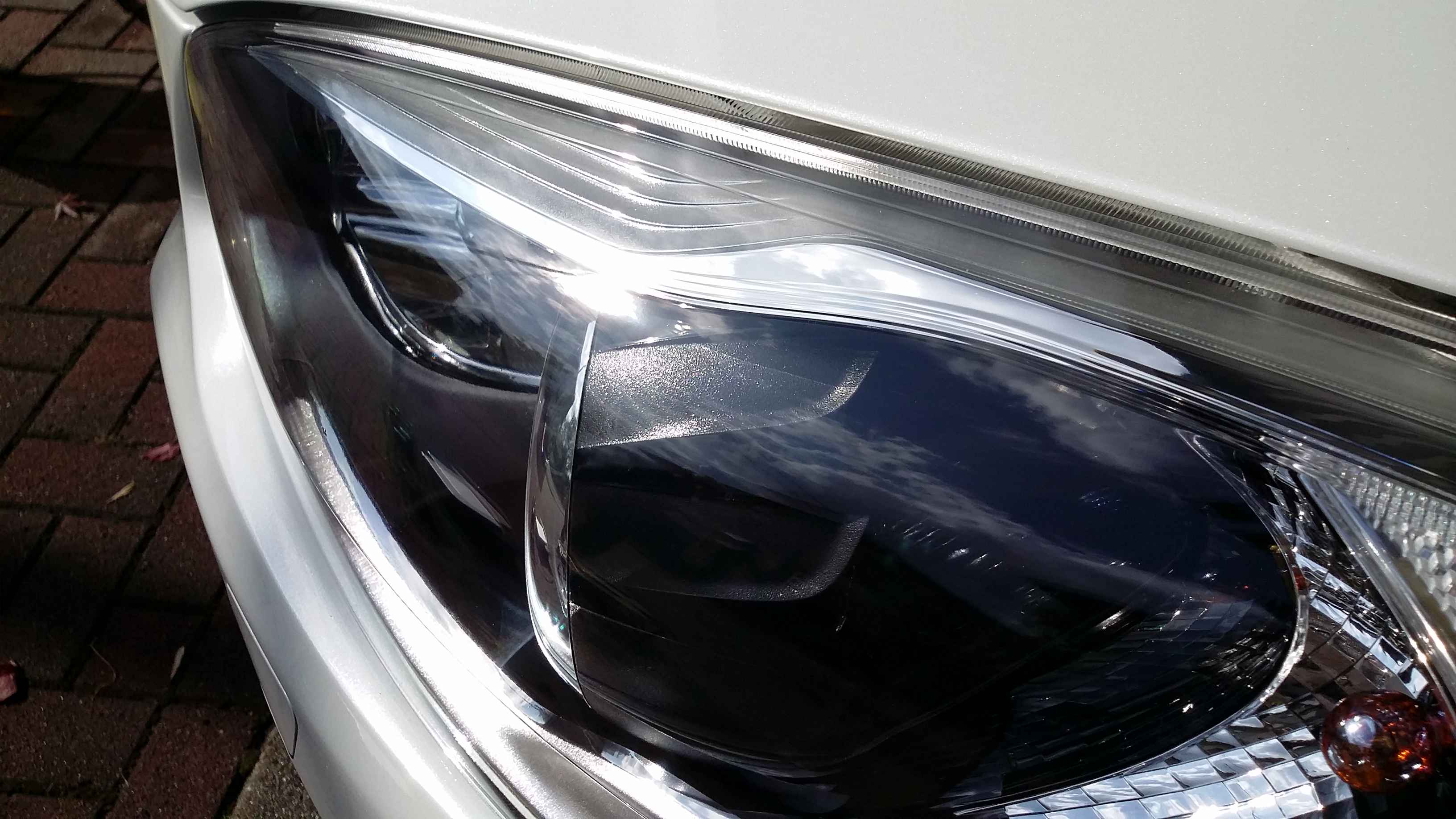 ボルボ へッドライトリペア後