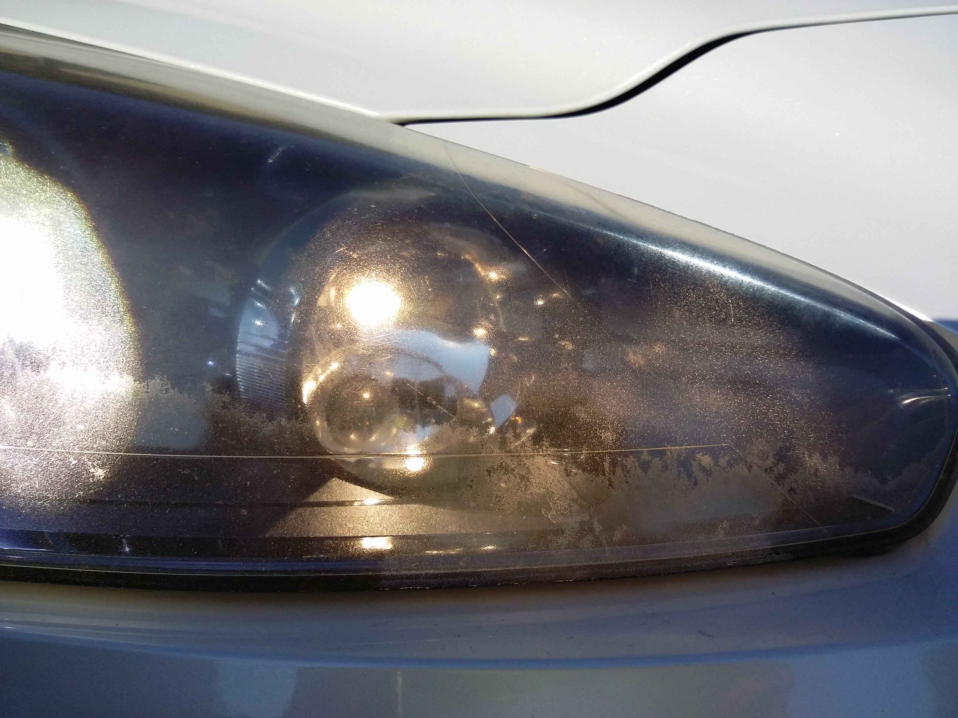 プジョー へッドライトリペア前